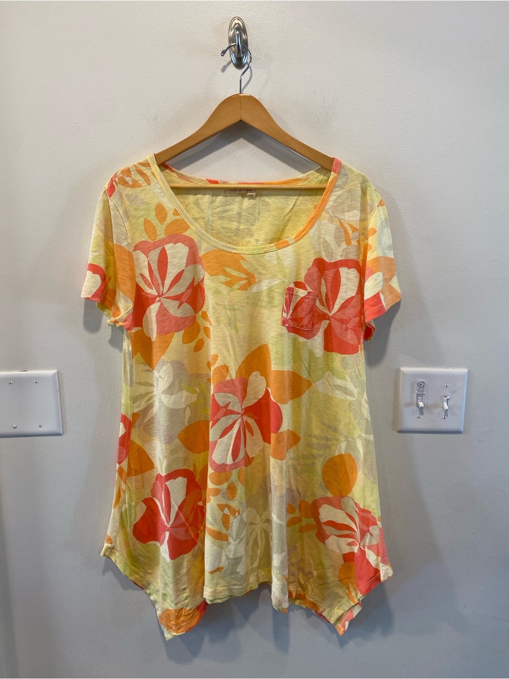Fresh produce women’s short sleeve tunic size 1X 100% cotton assumetric hem
